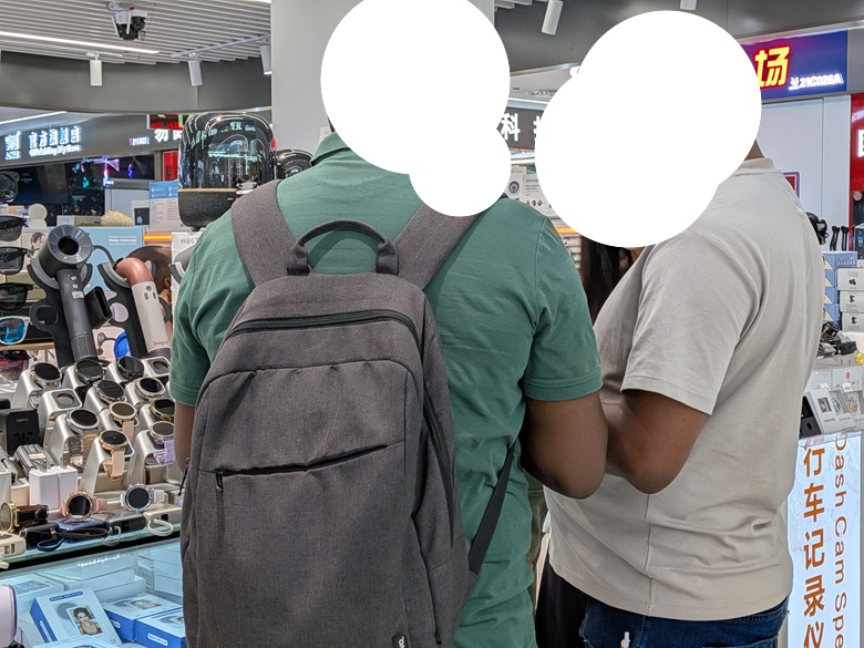 出典私ミシェリーによる撮影.  華強電子世界での買い付け・商談ポイント