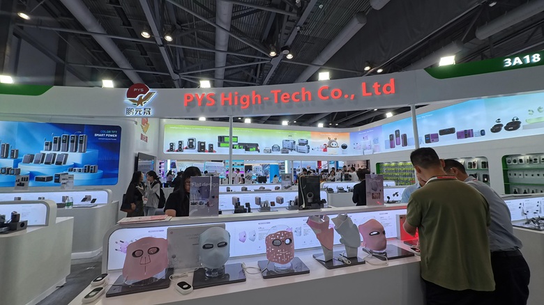 出典:私ミシェリーの撮影.PYSのブース店頭