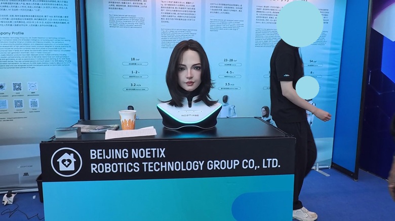 出典 私ミシェリーの撮影. 北京のNoetix Roboticsなどが手がける首をかしげるヒューマノイドロボット