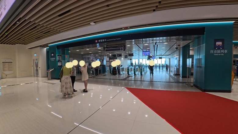 出典:私ミシェリーの撮影.博覧館駅（AsiaWorld-Expo Station）の改札口